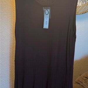Apt. 9 Plum sleeveless dress with Soft Flowing Fabric, sweater feel!